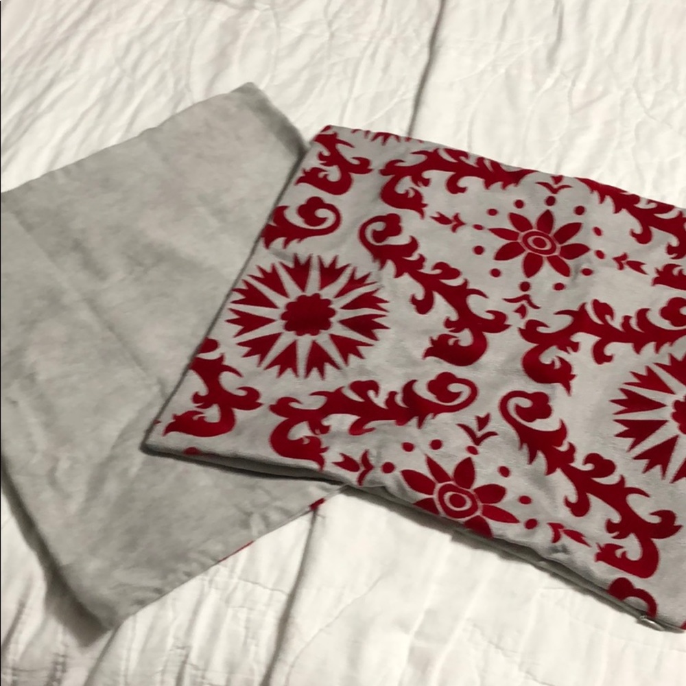 NEW. Silver w/ Burgundy velvet design pillow cover